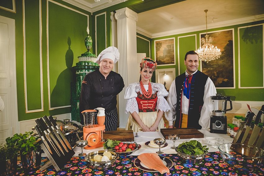 Zupa krem z groszku i grillowany łosoś z kruszonką ziołowo-orzechową. "Warzymy" z Remigiuszem Rączką w siedzibie Zespołu Pieśni i Tańca „Śląsk" Zupa krem z groszku i grillowany łosoś z kruszonką ziołowo-orzechową. "Warzymy" z Remigiuszem Rączką w siedzibie Zespołu Pieśni i Tańca „Śląsk"